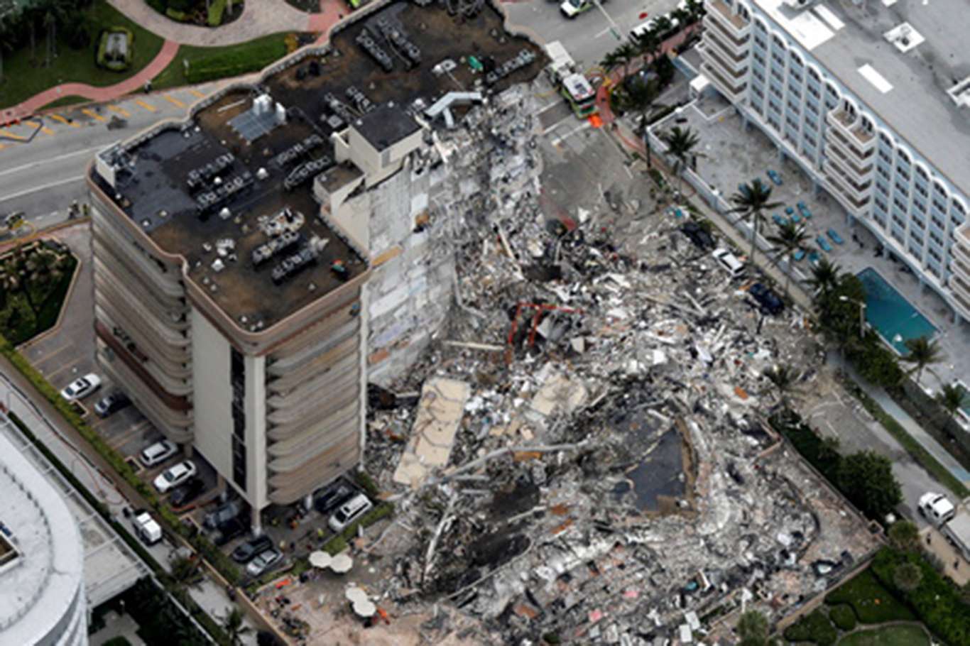 Death toll rises to 54 in Florida condo collapse